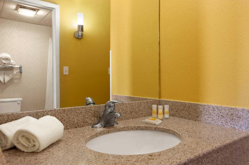 La Casa Inn & Suites - Middleboro Eksteriør billede
